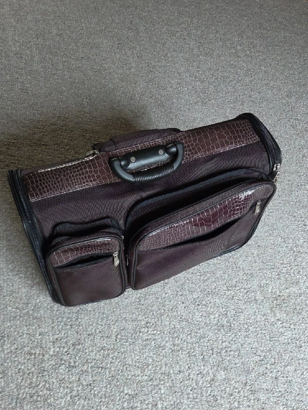 Brown 4 Wheels Rolling Carryon Travel Bag - Classic Professional Carry.